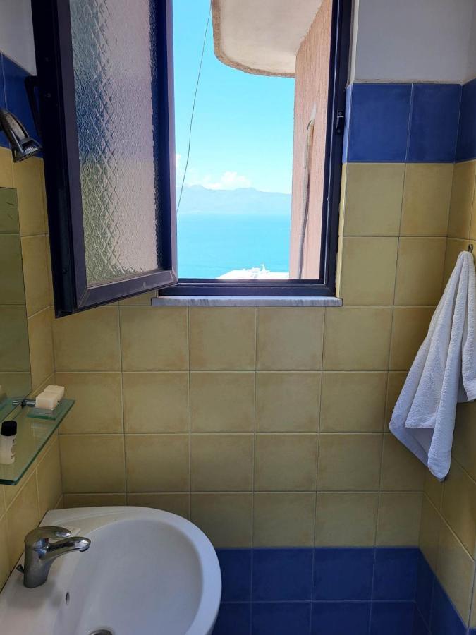 Vive Mare Hotel Sarandë Exterior foto